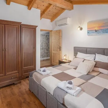 Villa Pelizzar Near Vrsar *