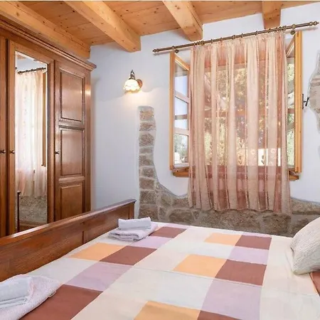 Villa Pelizzar Near Vrsar Gradina (Vrsar)