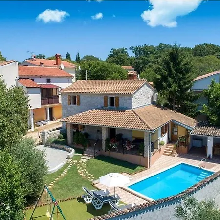 Pelizzar Near Vrsar Villa