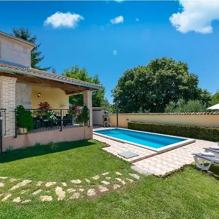 Villa Pelizzar Near Vrsar *