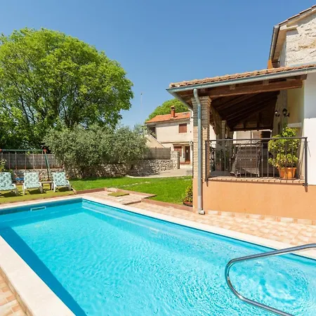 Villa Pelizzar Near Vrsar Gradina (Vrsar)