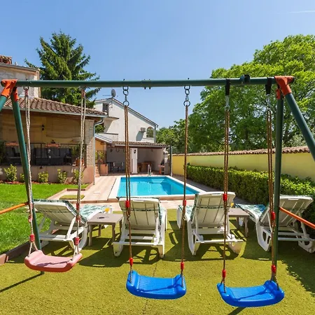 Villa Pelizzar Near Vrsar Gradina (Vrsar)